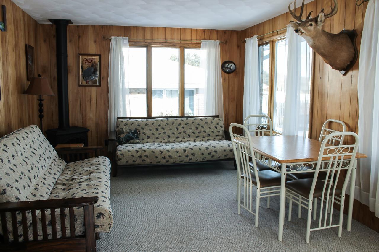 Nitschke'S Northern Resort Миноккуа Экстерьер фото