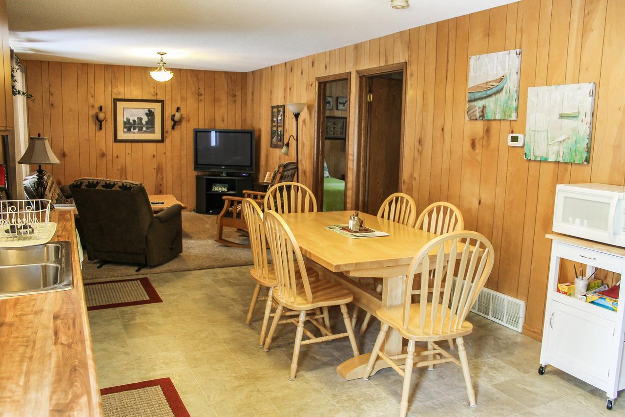 Nitschke'S Northern Resort Миноккуа Экстерьер фото