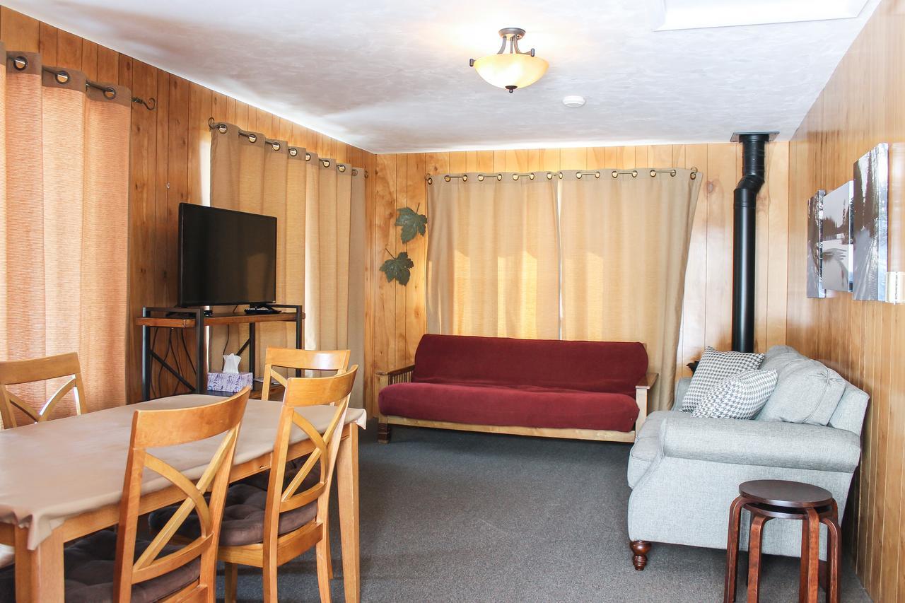 Nitschke'S Northern Resort Миноккуа Экстерьер фото