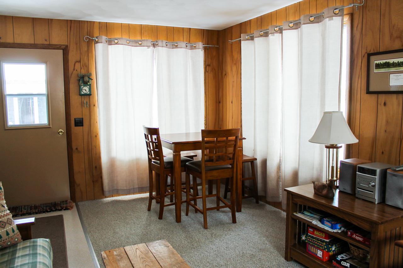Nitschke'S Northern Resort Миноккуа Экстерьер фото