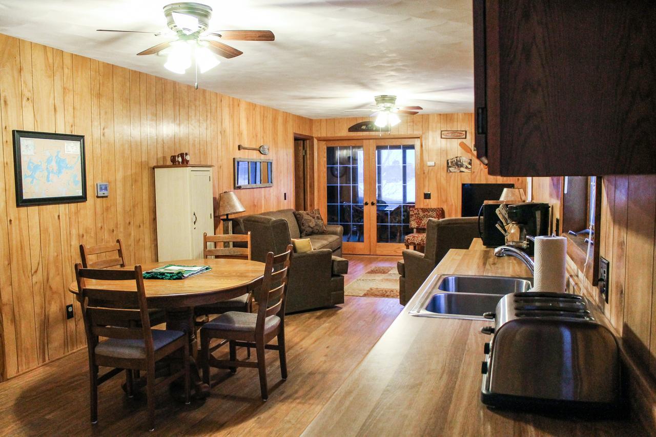 Nitschke'S Northern Resort Миноккуа Экстерьер фото