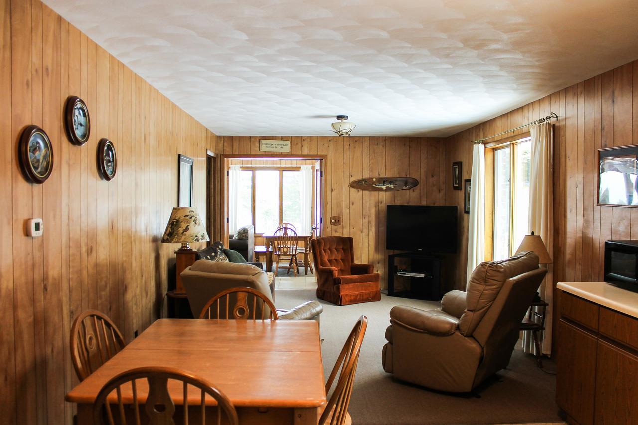 Nitschke'S Northern Resort Миноккуа Экстерьер фото
