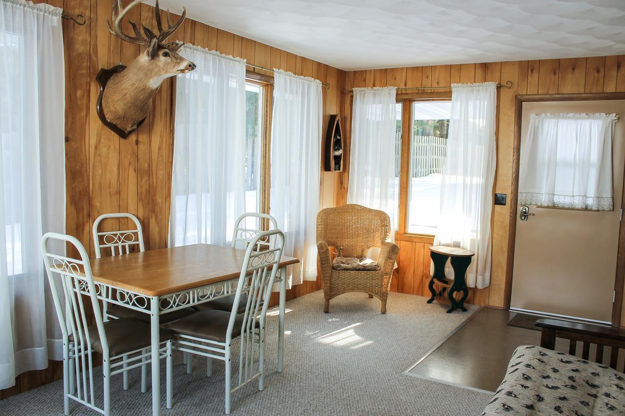 Nitschke'S Northern Resort Миноккуа Экстерьер фото